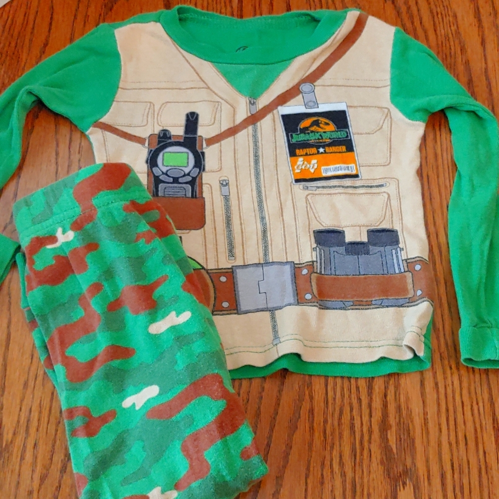 Jurassic world pajamas 3T